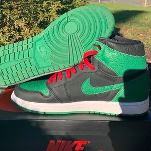 Air Jordan Retro 1  Pine Forest